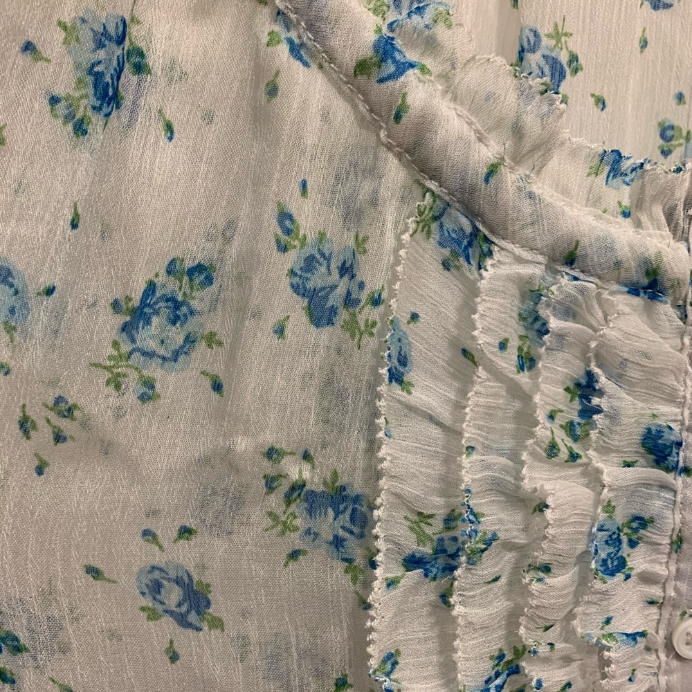 🦋FLORAL CASUAL TOP🦋 - Picture 3 of 3
